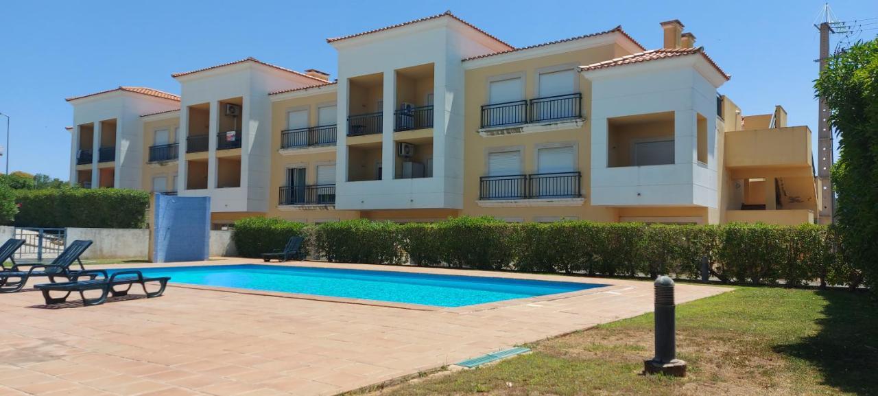 Apartamento piscina 5 minutos praia Alcantarilha Exterior foto
